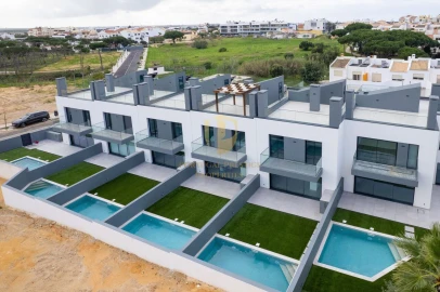 Moradia T4 para Venda em Montenegro