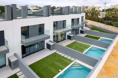 Moradia T4 para Venda em Montenegro