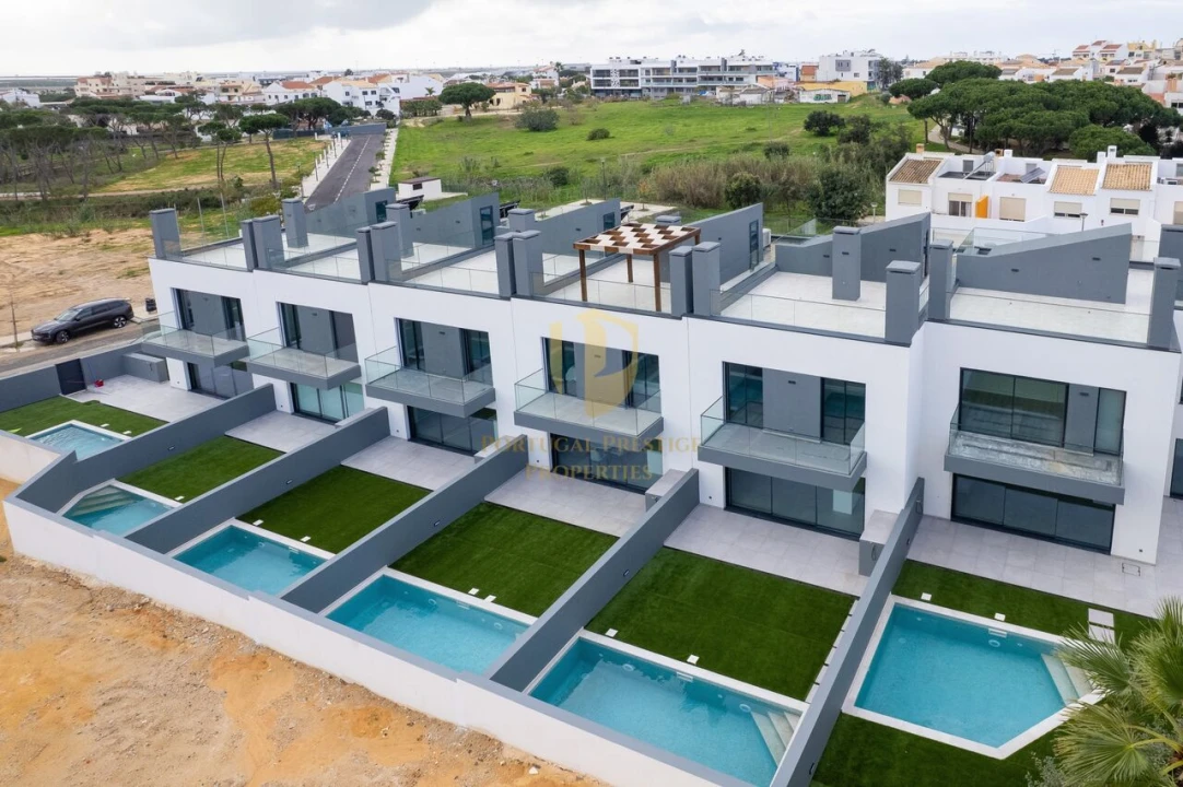 Moradia T4 para Venda em Montenegro Foto 25