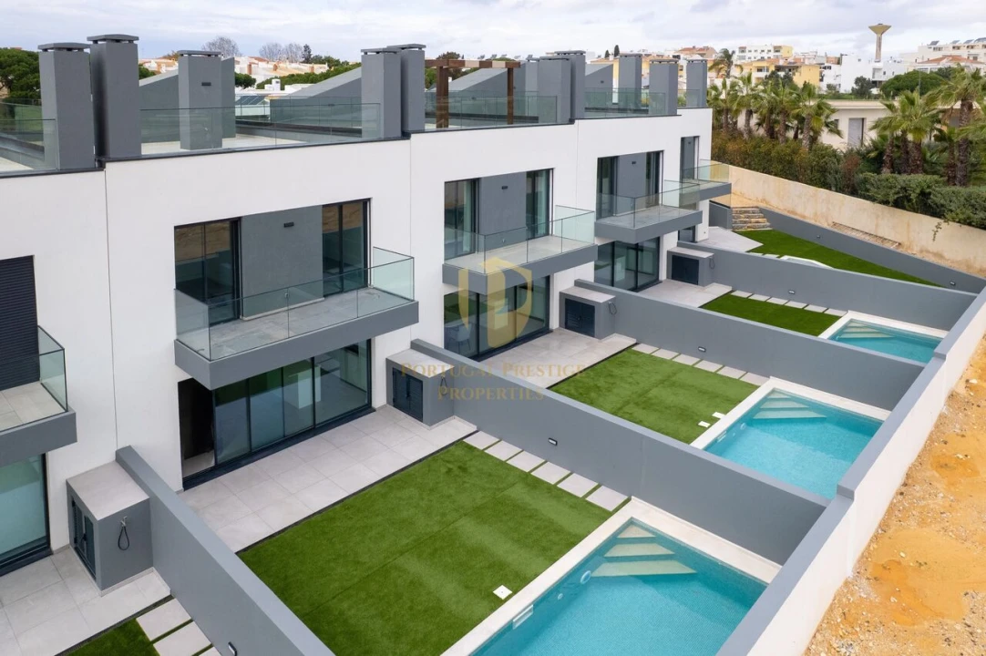 Moradia T4 para Venda em Montenegro Foto 26