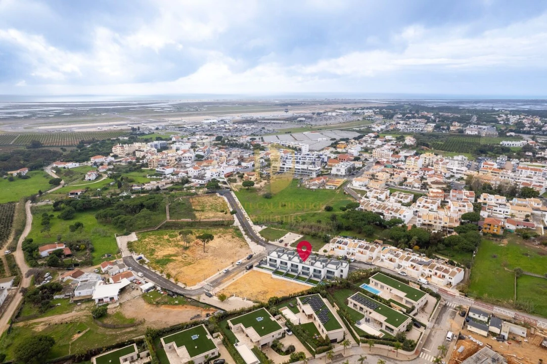 Moradia T4 para Venda em Montenegro Foto 28