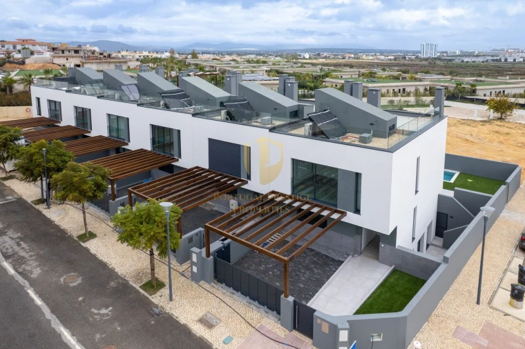 Moradia T4 para Venda em Montenegro Foto 27