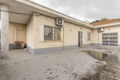 Moradia T5 para Venda em Alvalade