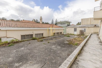 Moradia T5 para Venda em Alvalade