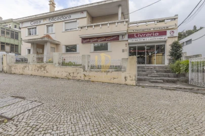Moradia T5 para Venda em Alvalade