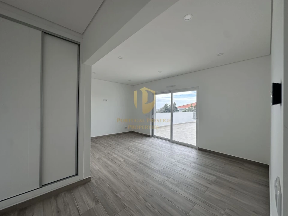 Moradia T4 para Venda em Altura Foto 37