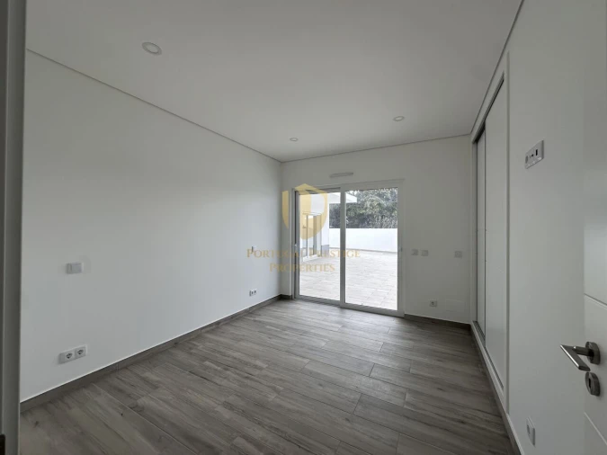 Moradia T4 para Venda em Altura Foto 3