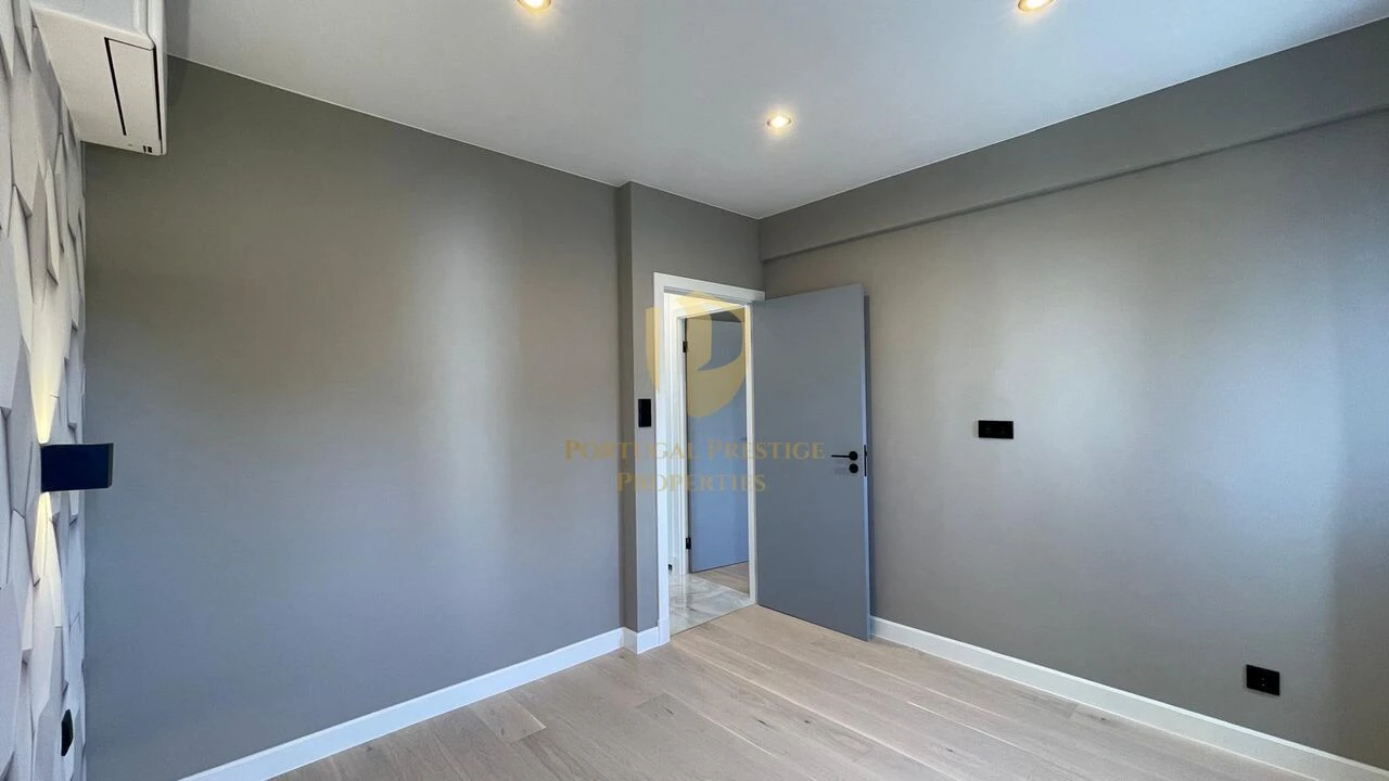 Apartamento T3 para Venda em Quarteira Foto 31