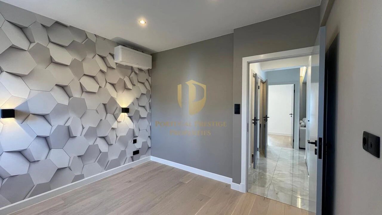 Apartamento T3 para Venda em Quarteira Foto 2