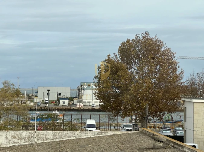 Apartamento T3 para Venda em Olhão Foto 38