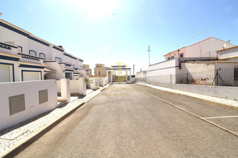 Moradia T3 para Venda em Vila Nova de Cacela Foto 4