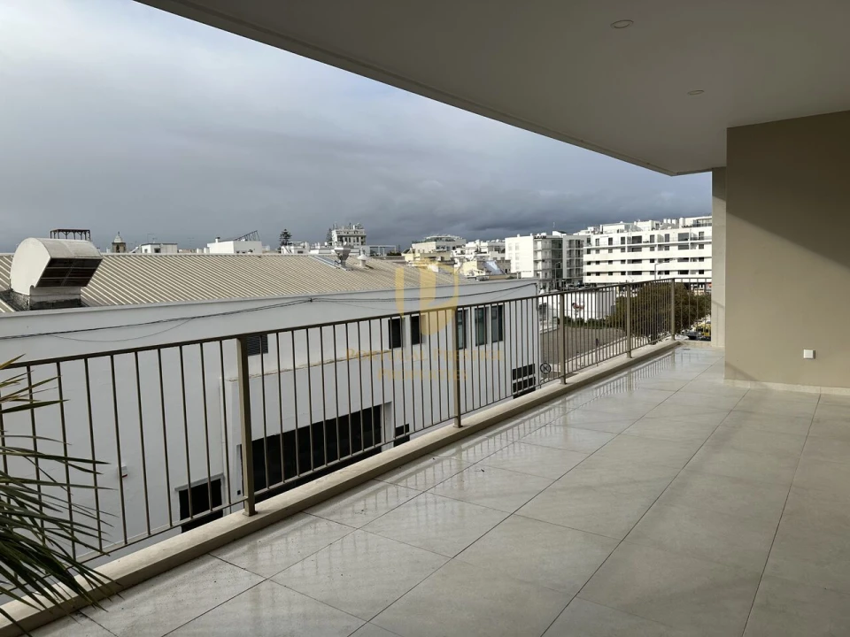 Apartamento T3 para Venda em Olhão Foto 40