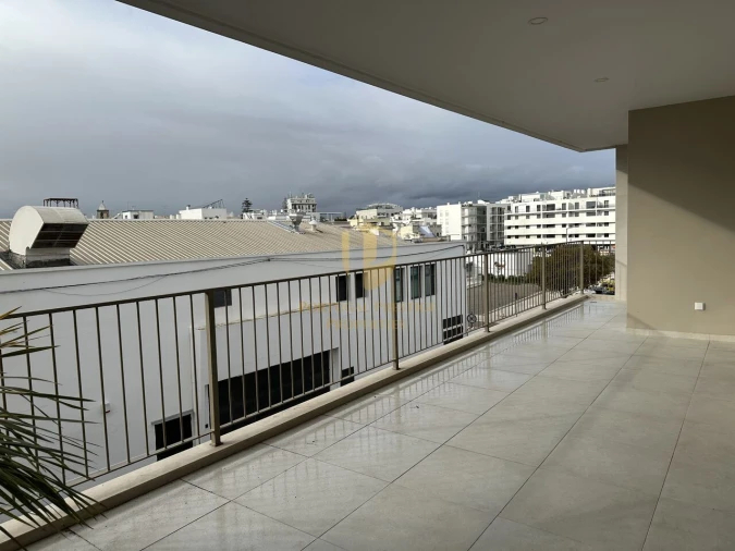 Apartamento T3 para Venda em Olhão Foto 40