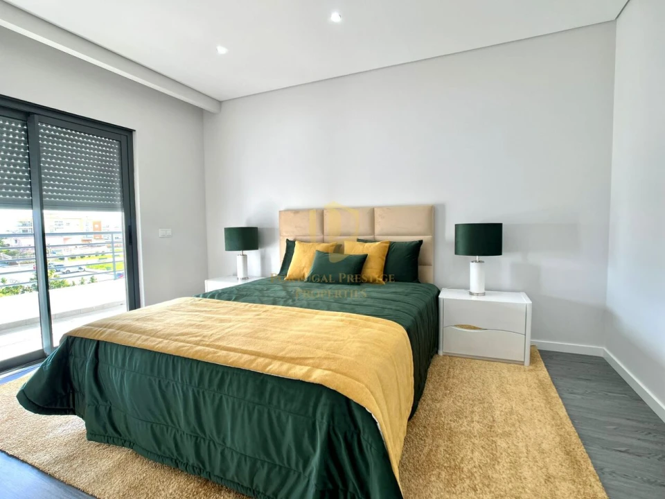 Apartamento T3 para Venda em Quelfes Foto 30