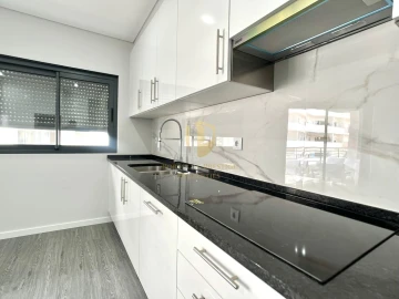 Apartamento T3 para Venda em Quelfes