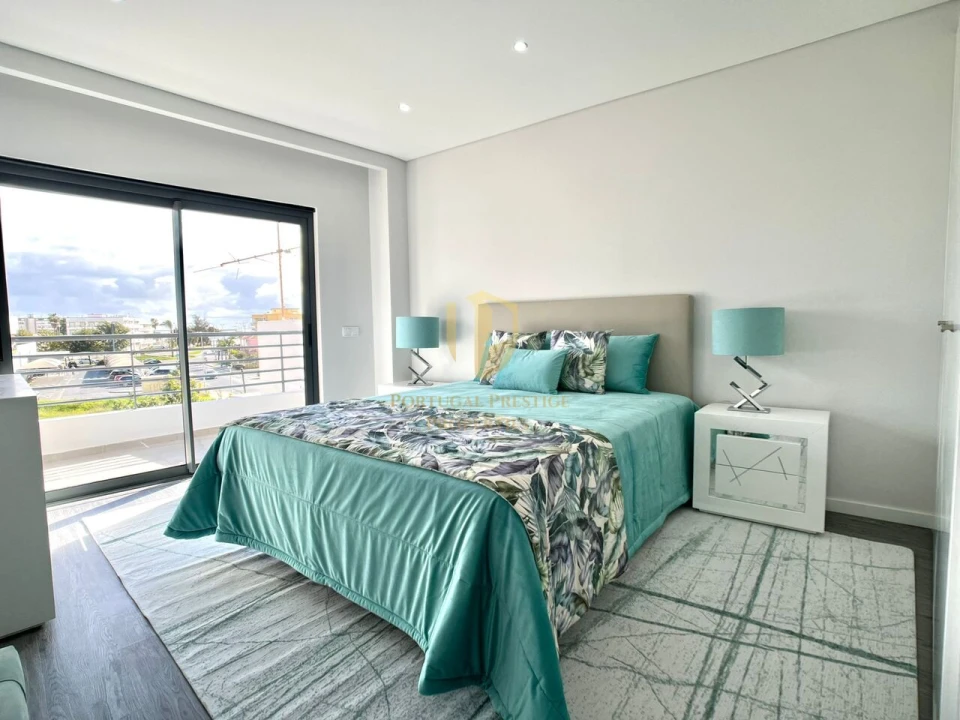 Apartamento T3 para Venda em Quelfes Foto 21