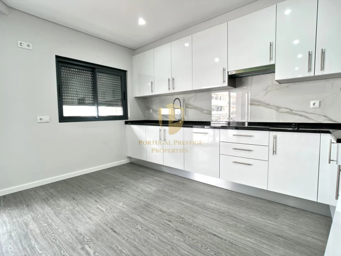 Apartamento T3 para Venda em Quelfes Foto 7