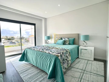 Apartamento T3 para Venda em Quelfes