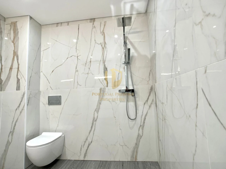 Apartamento T3 para Venda em Quelfes Foto 19