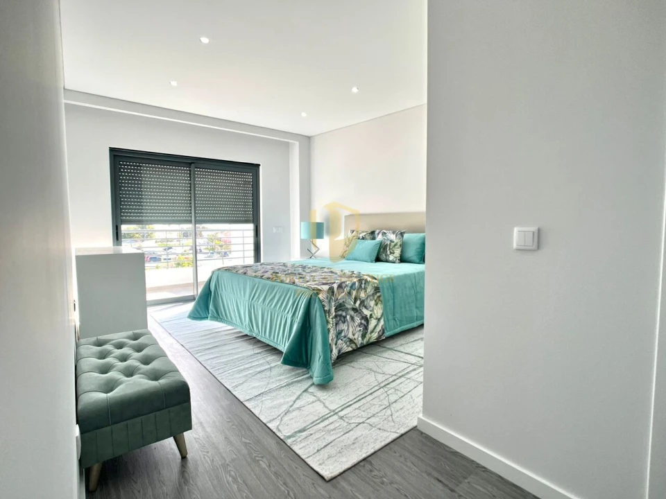 Apartamento T3 para Venda em Quelfes Foto 22
