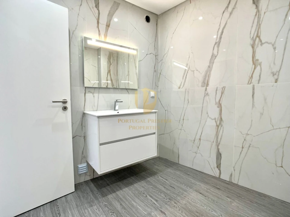 Apartamento T3 para Venda em Quelfes Foto 25