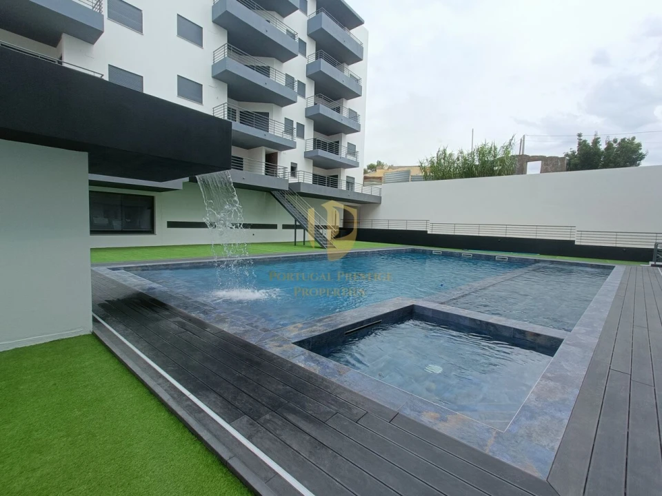 Apartamento T3 para Venda em Quelfes Foto 2