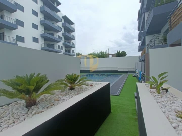Apartamento T3 para Venda em Quelfes