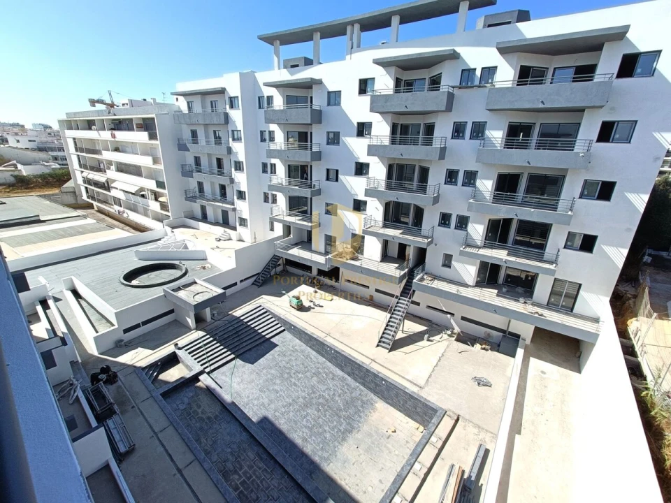 Apartamento T3 para Venda em Quelfes Foto 28