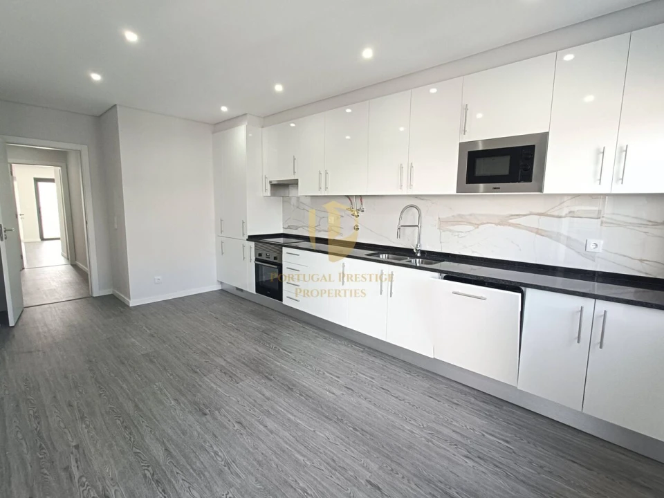 Apartamento T4 para Venda em Quelfes Foto 35