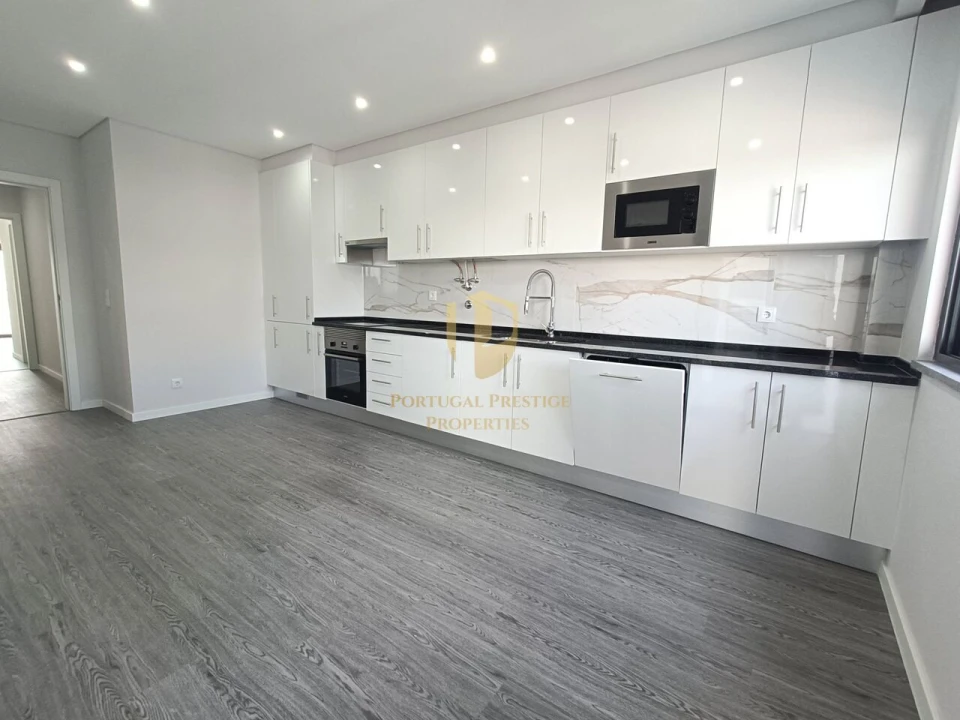 Apartamento T4 para Venda em Quelfes Foto 36