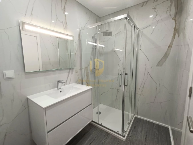 Apartamento T4 para Venda em Quelfes Foto 30