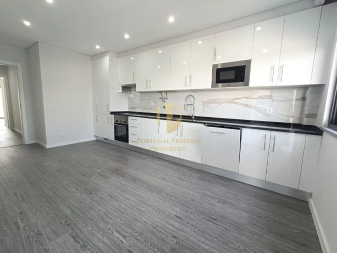 Apartamento T4 para Venda em Quelfes Foto 36