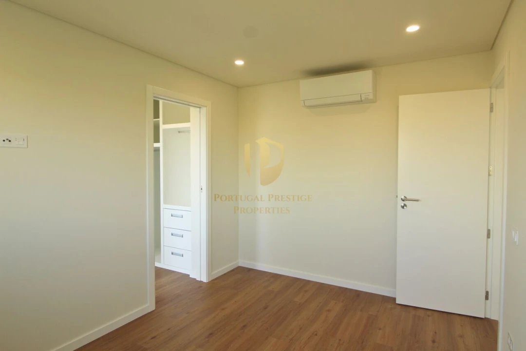 Apartamento T3 para Venda em Vila Real de Santo Antonio Foto 3