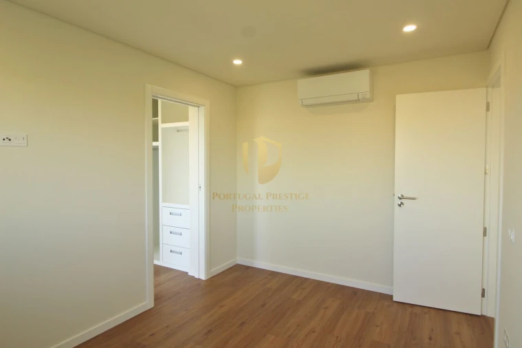 Apartamento T3 para Venda em Vila Real de Santo Antonio Foto 3