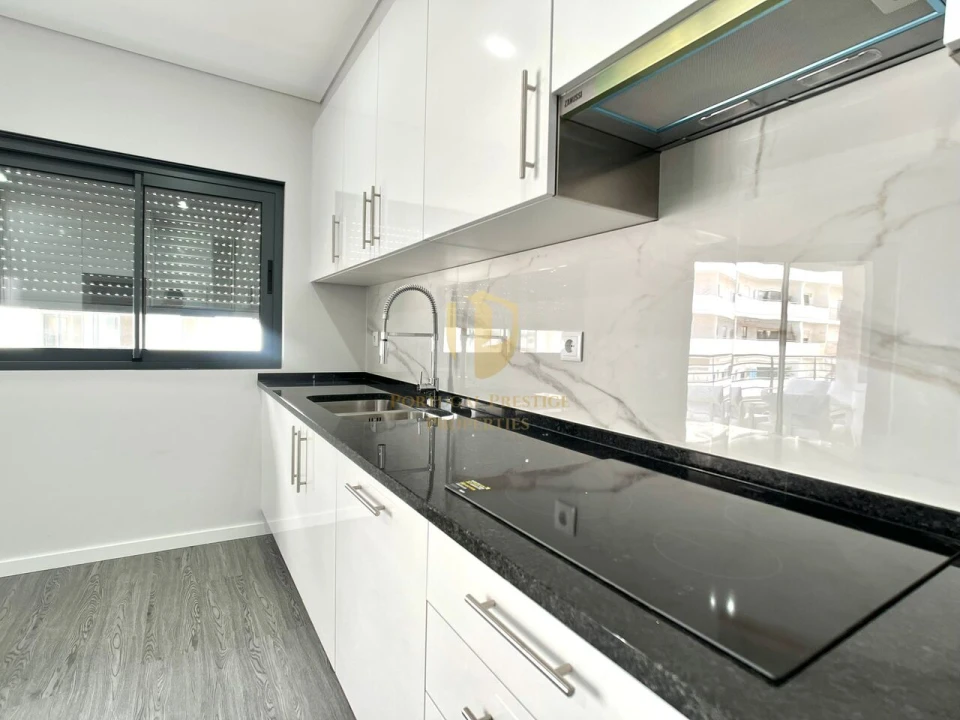 Apartamento T3 para Venda em Quelfes Foto 9