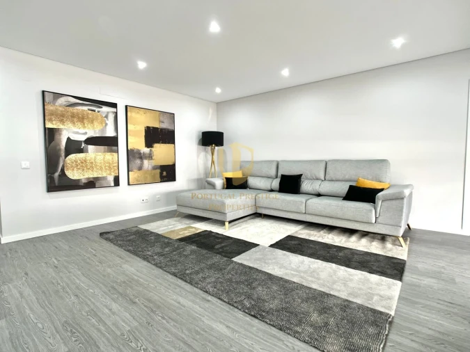 Apartamento T3 para Venda em Quelfes Foto 6