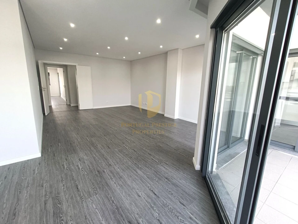 Apartamento T3 para Venda em Quelfes Foto 10