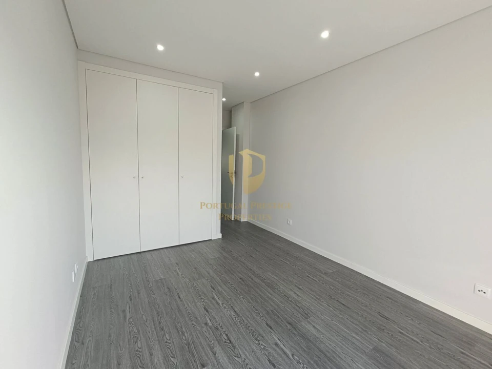 Apartamento T3 para Venda em Quelfes Foto 20