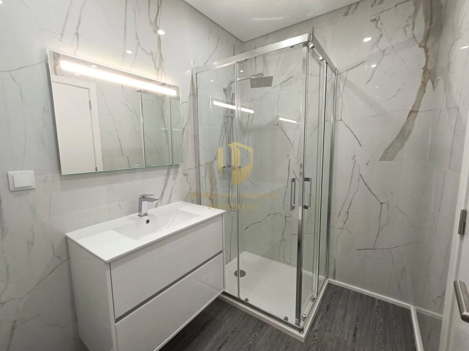 Apartamento T3 para Venda em Quelfes Foto 22