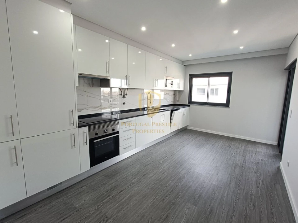 Apartamento T3 para Venda em Quelfes Foto 24