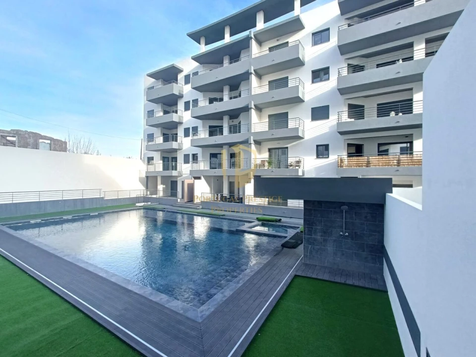 Apartamento T3 para Venda em Quelfes Foto 3