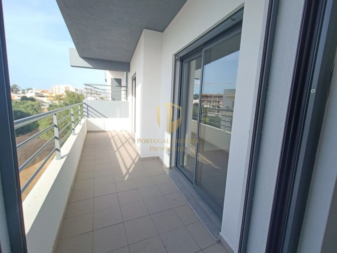 Apartamento T3 para Venda em Quelfes Foto 15