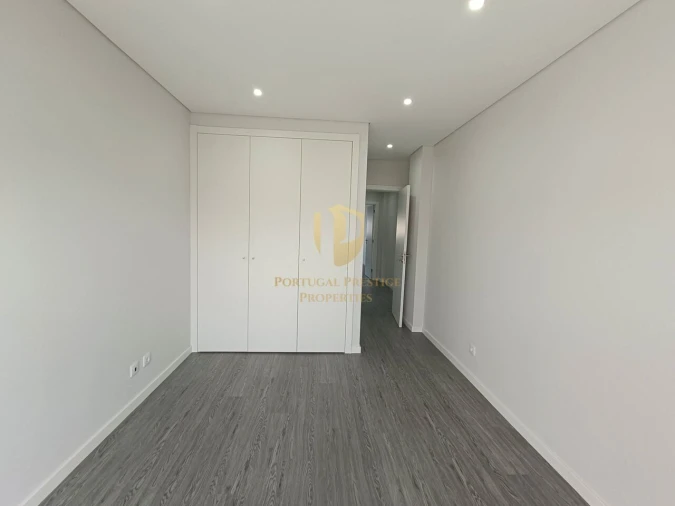 Apartamento T3 para Venda em Quelfes Foto 21