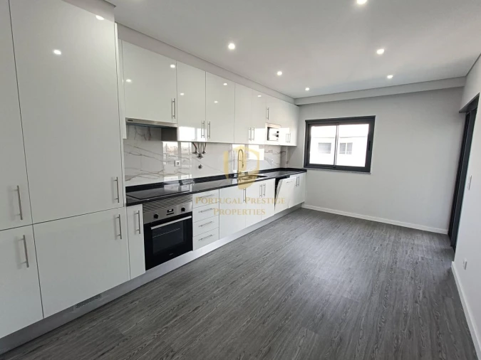 Apartamento T3 para Venda em Quelfes Foto 24