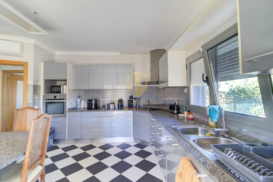 Moradia T4 para Venda em Altura Foto 3