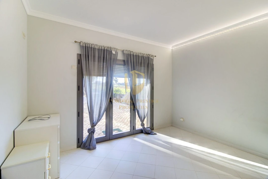 Moradia T4 para Venda em Altura Foto 11