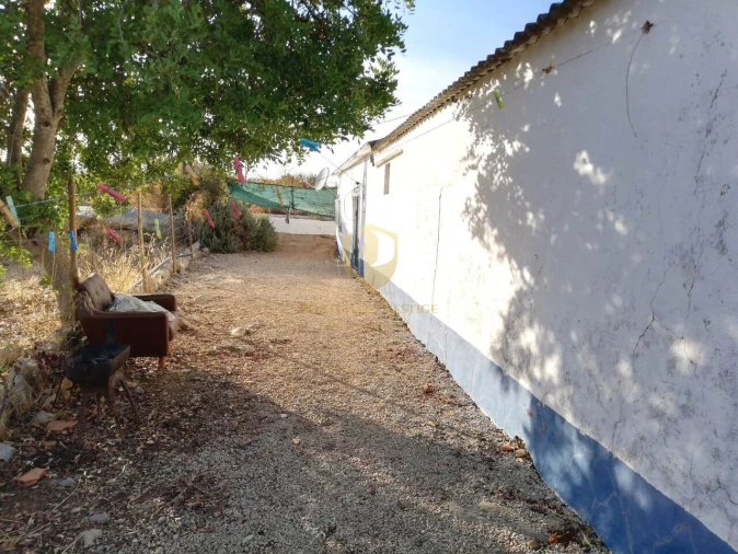 Quinta T2 para Venda em Santa Catarina da Fonte do Bispo Foto 11