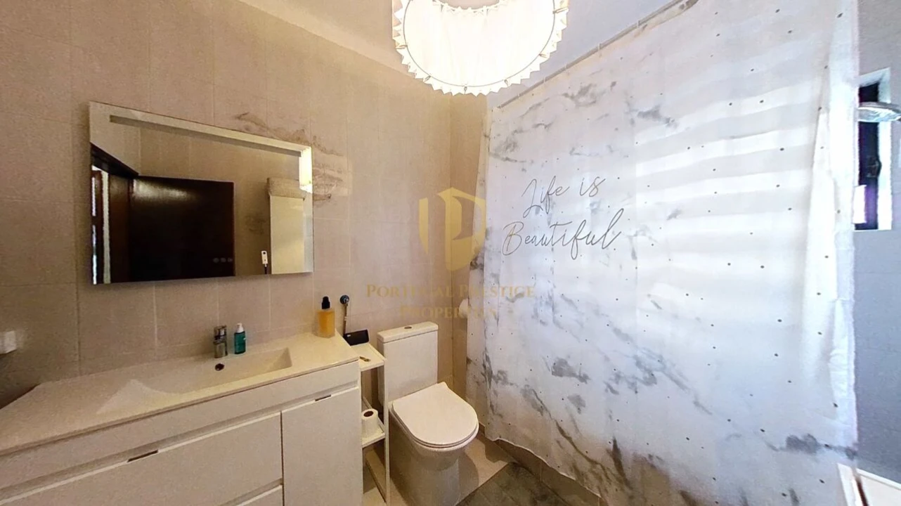 Moradia T4 para Venda em Quarteira Foto 19