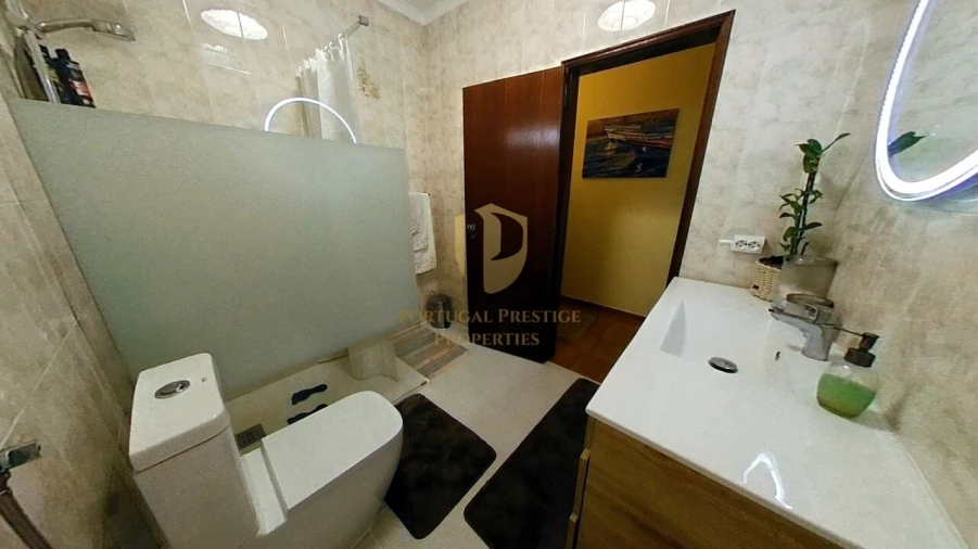 Moradia T4 para Venda em Quarteira Foto 18