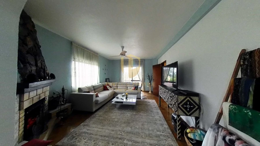 Moradia T4 para Venda em Quarteira Foto 9